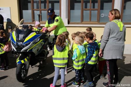 Tudi otroci kamniških šol in vrtcev so bili danes trajnostno povezavi  (100)